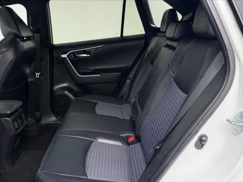 Used 2024 Toyota RAV4 XSE w/ Advanced Technology Package AWD/4WD image 17