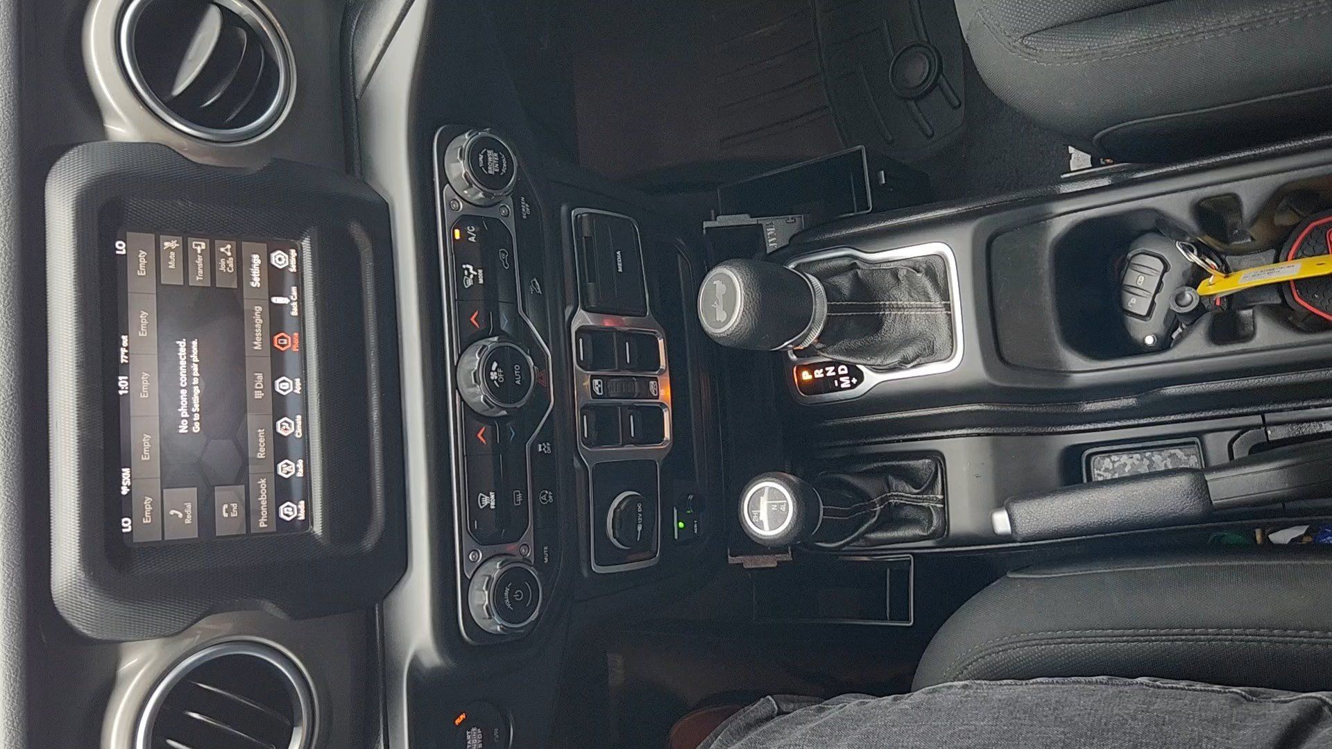 Used 2020 Jeep Wrangler Unlimited Sahara AWD/4WD image 14