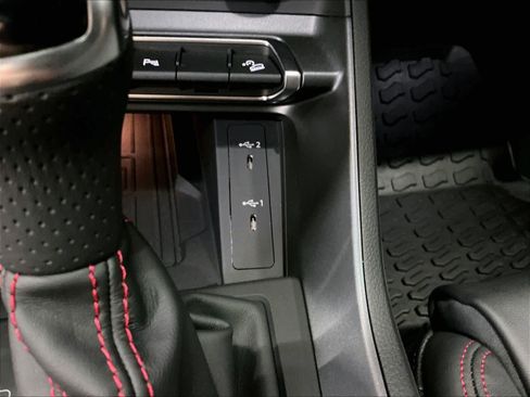 Certified 2025 Audi Q3 2.0T Premium Plus w/ Premium Plus Package image 36