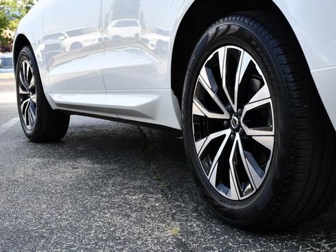 Certified 2024 Volvo XC60 B5 Plus w/ Protection Package Premier AWD/4WD image 10