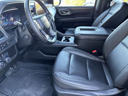 Used 2024 Chevrolet Suburban LT w/ LT Signature Plus Package AWD/4WD image 10