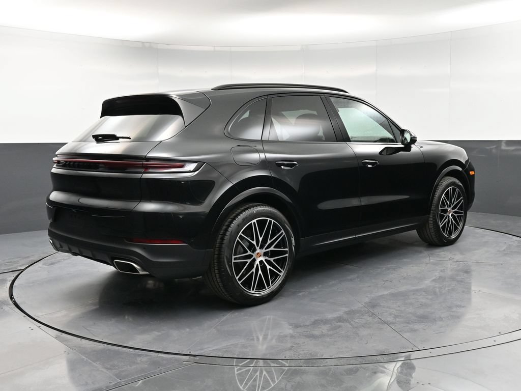 Certified 2026 Porsche Cayenne AWD/4WD image 8