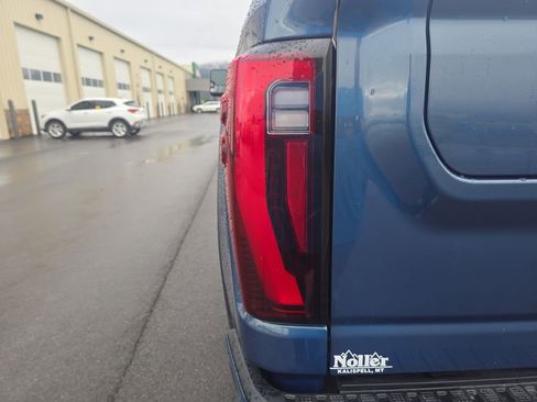 Used 2025 GMC Sierra 3500 Denali w/ Denali Reserve Package AWD/4WD image 22