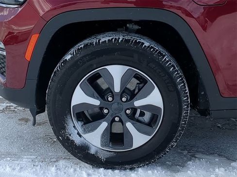 Used 2024 Jeep Grand Cherokee Limited 4xe image 13