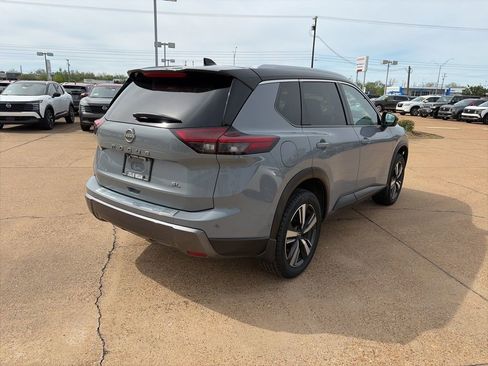 Certified 2024 Nissan Rogue SL w/ SL Premium Package FWD image 4