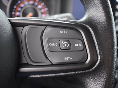 Used 2025 Jeep Wrangler Sport image 19