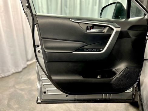 Used 2022 Toyota RAV4 XLE image 35