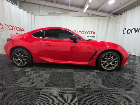 Used 2023 Toyota GR86 w/ ALL Weather Mat Package (TMS) RWD image 12