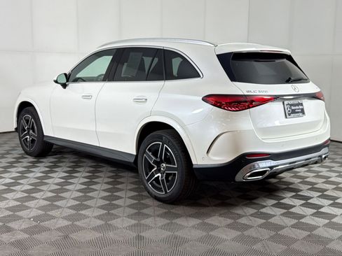Used 2023 Mercedes-Benz GLC 300 4MATIC image 3