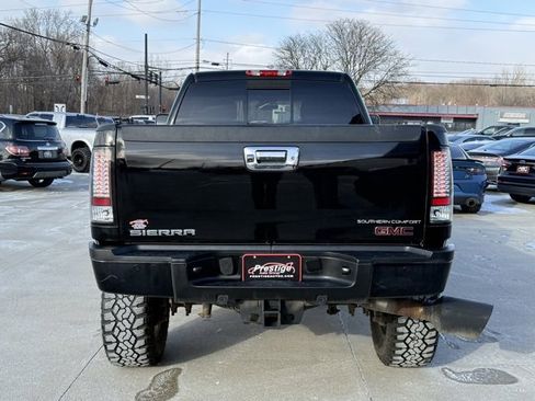 Used 2012 GMC Sierra 2500 Denali w/ Suspension Package, Off-Road image 14