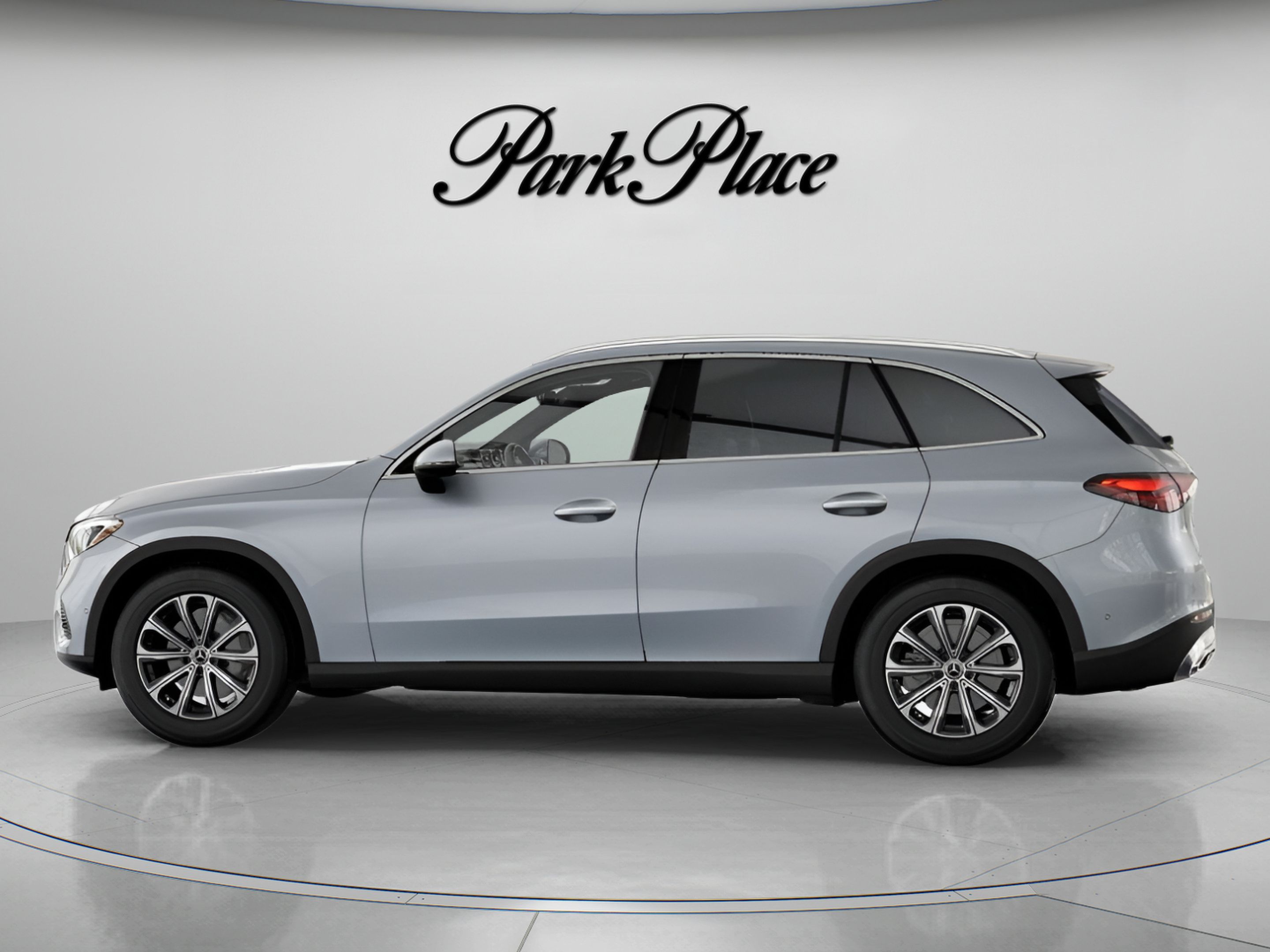 Used 2026 Mercedes-Benz GLC 300 4MATIC image 8