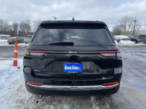 Used 2023 Jeep Grand Cherokee 4WD 4xe image 3