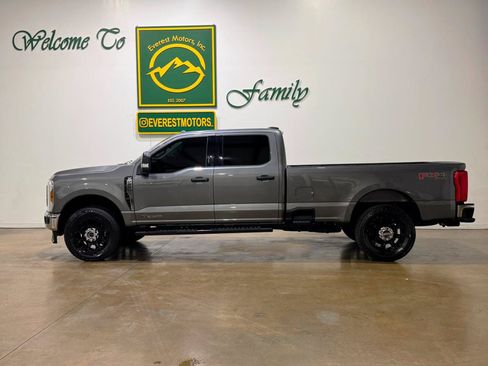 Used 2024 Ford F250 XLT AWD/4WD image 5