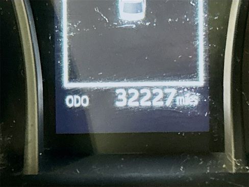 Used 2023 Toyota Camry SE image 10