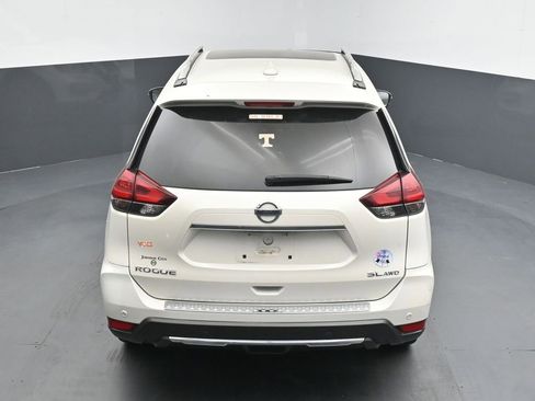 Used 2019 Nissan Rogue SL w/ Premium Package AWD/4WD image 16