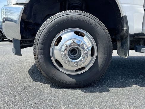 Used 2019 Ford F350 Lariat w/ Lariat Ultimate Package AWD/4WD image 28