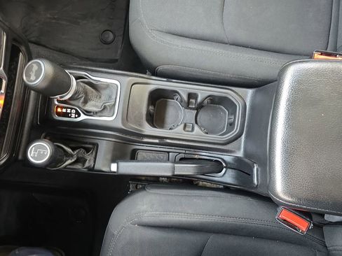 Used 2021 Jeep Wrangler Unlimited Sport AWD/4WD image 25