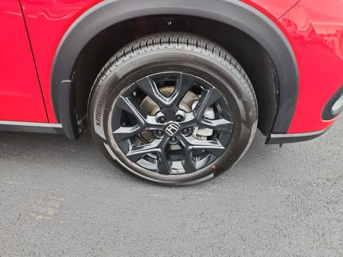 Certified 2025 Honda HR-V Sport image 9