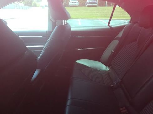 Used 2022 Toyota Camry SE w/ Convenience Package FWD image 7