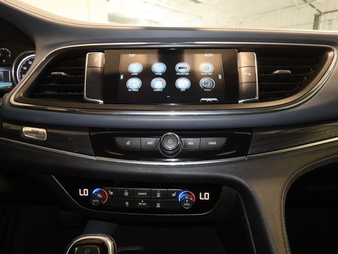 Used 2019 Buick Enclave Essence FWD image 10