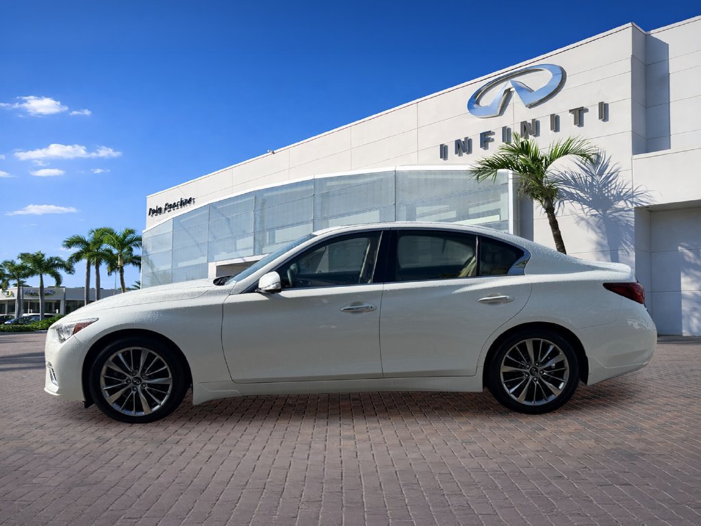 Used 2023 INFINITI Q50 Luxe w/ Cargo Package RWD image 4