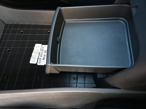 Used 2025 Rivian R1T Adventure image 37