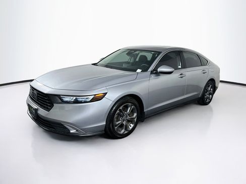 Used 2023 Honda Accord EX image 3