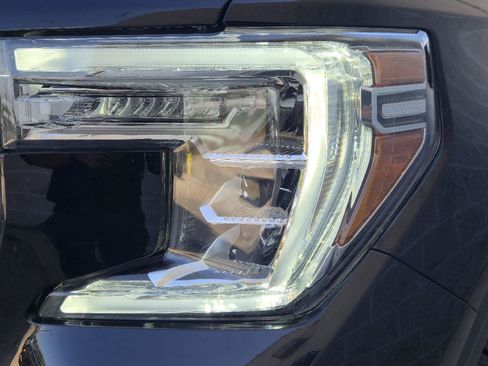 Used 2021 GMC Sierra 1500 AT4 w/ AT4 Premium Package AWD/4WD image 10