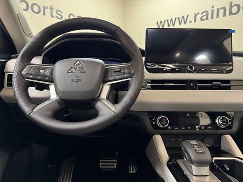 New 2026 Mitsubishi Outlander SEL image 10