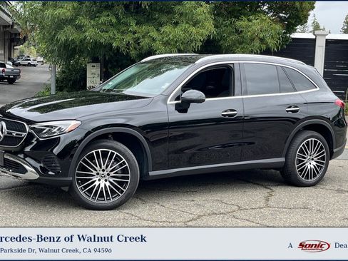 Used 2023 Mercedes-Benz GLC 300 4MATIC image 1