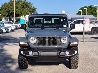 Used 2025 Jeep Gladiator Sport AWD/4WD video 2