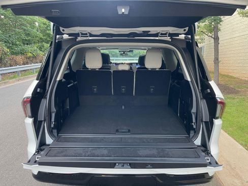 New 2026 Lincoln Navigator L Reserve AWD/4WD image 23