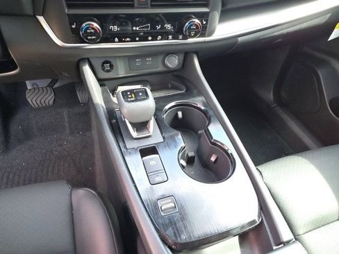 Used 2026 Nissan Rogue SV FWD image 20
