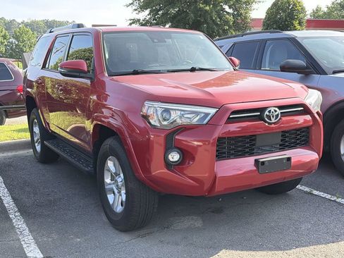 Used 2022 Toyota 4Runner SR5 Premium AWD/4WD image 3