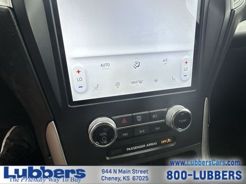 Used 2024 Ford Edge SEL AWD/4WD image 17