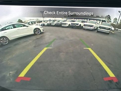 Used 2024 Chrysler Pacifica Touring-L image 28