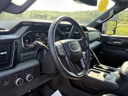 Used 2024 GMC Sierra 2500 AT4 w/ AT4 Preferred Package AWD/4WD image 28