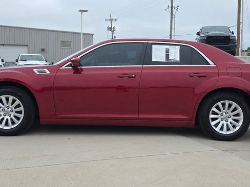 Used 2014 Chrysler 300 RWD image 2