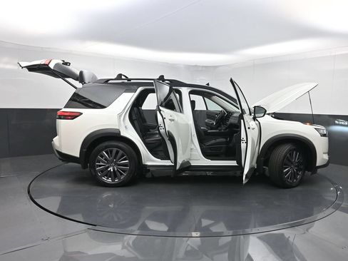 Used 2023 Nissan Pathfinder SL w/ SL Premium Package FWD image 38