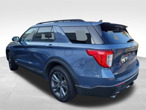 Used 2021 Ford Explorer XLT w/ Equipment Group 202A AWD/4WD image 15