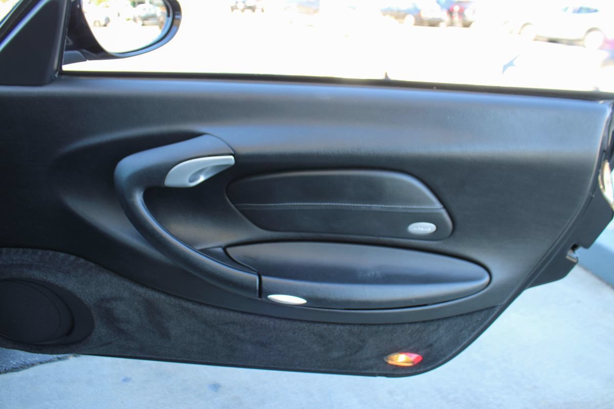 Used 2003 Porsche 911 GT3 RS image 37