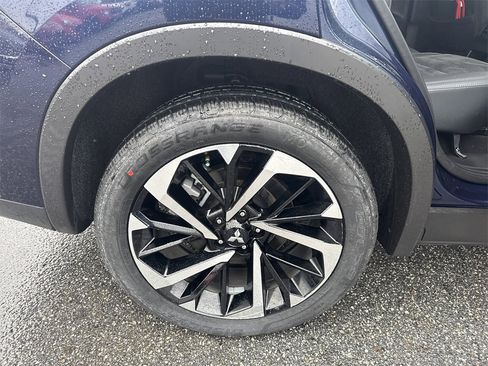 Used 2023 Mitsubishi Outlander SE image 17