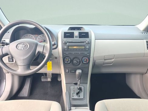 Used 2013 Toyota Corolla L FWD image 11
