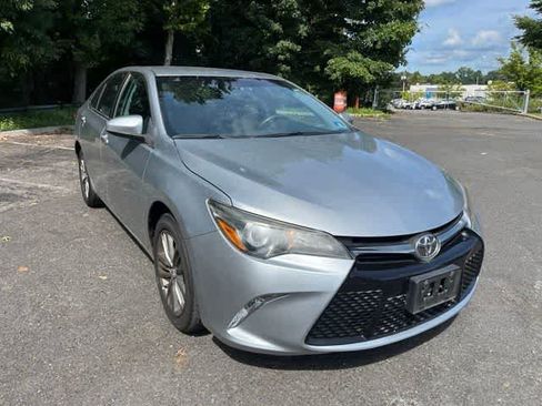 Used 2016 Toyota Camry SE FWD image 3