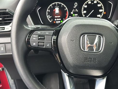 Used 2023 Honda Pilot Touring image 17