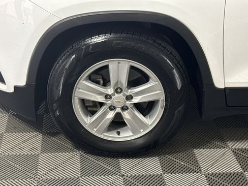 Used 2020 Chevrolet Trax LS FWD image 12