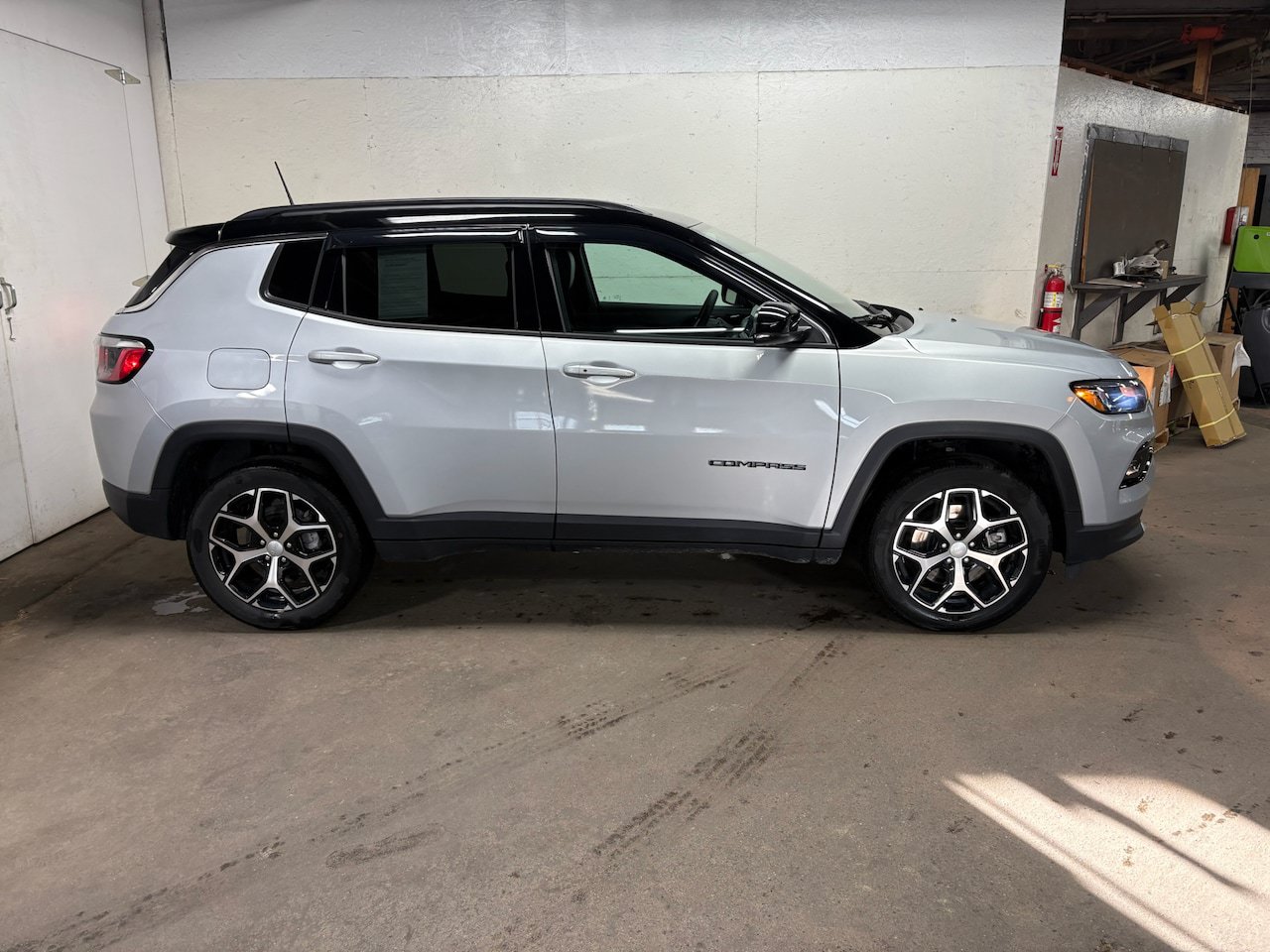 Used 2024 Jeep Compass Limited AWD/4WD image 4