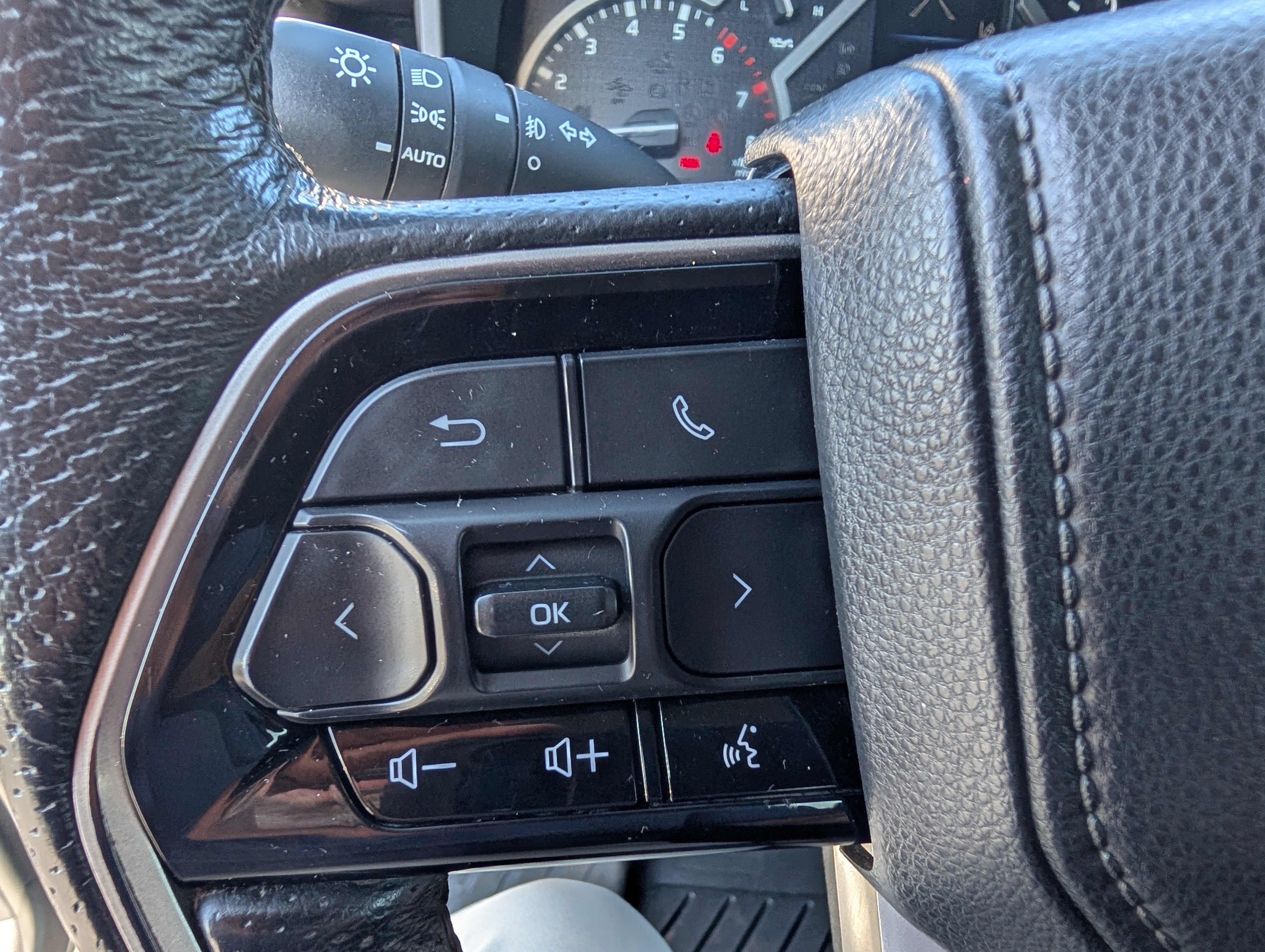 Used 2022 Toyota Tundra SR5 AWD/4WD image 16