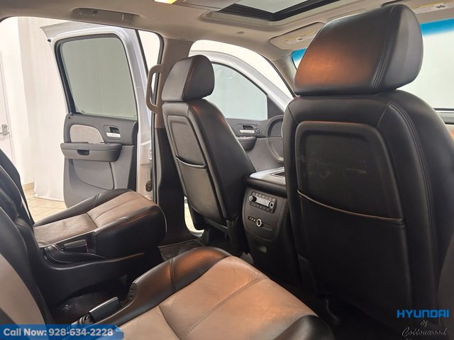 Used 2007 Chevrolet Suburban LT w/ LT Preferred Equipment Group AWD/4WD image 28
