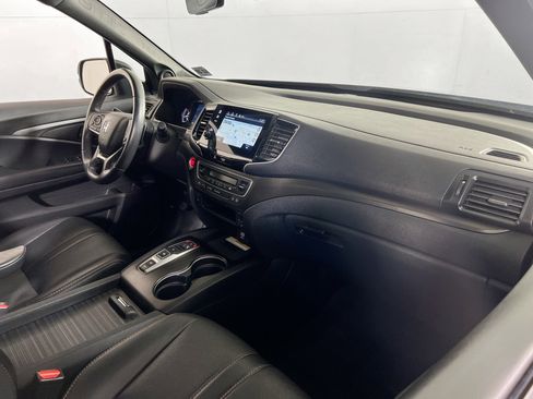 Used 2023 Honda Passport TrailSport image 29